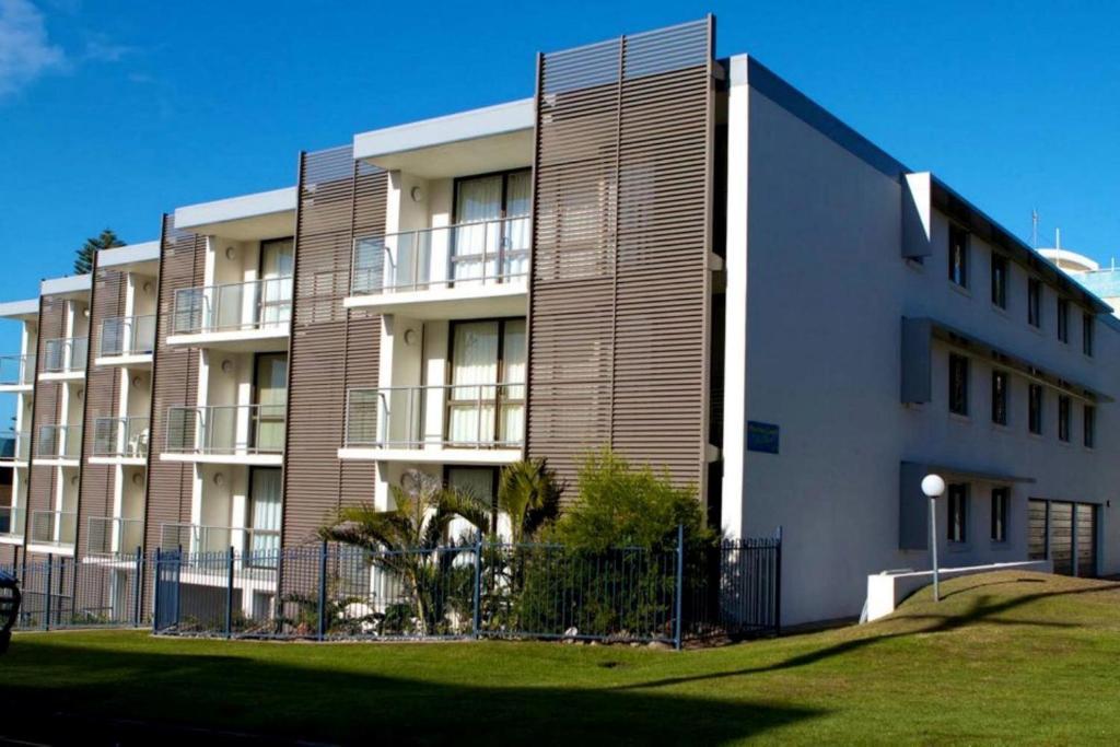 Merrima Court Holidays Aparthotel Caloundra Exterior photo