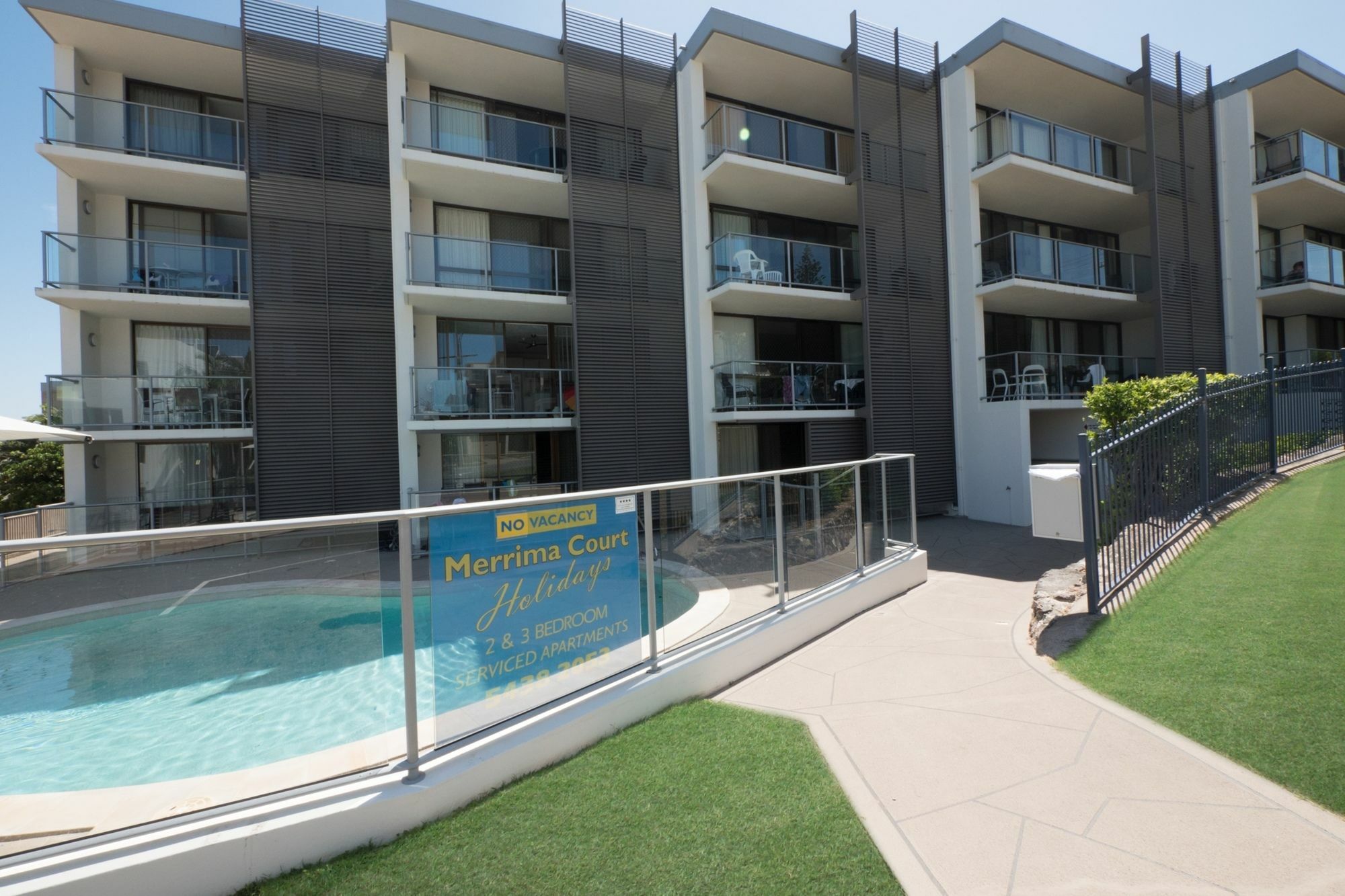 Merrima Court Holidays Aparthotel Caloundra Exterior photo